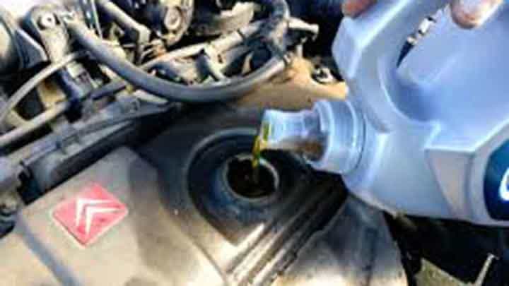 10 Reasons Why Your Engine’s Drinking Oil Like Water What Are The Signs Of Engine Oil Issues